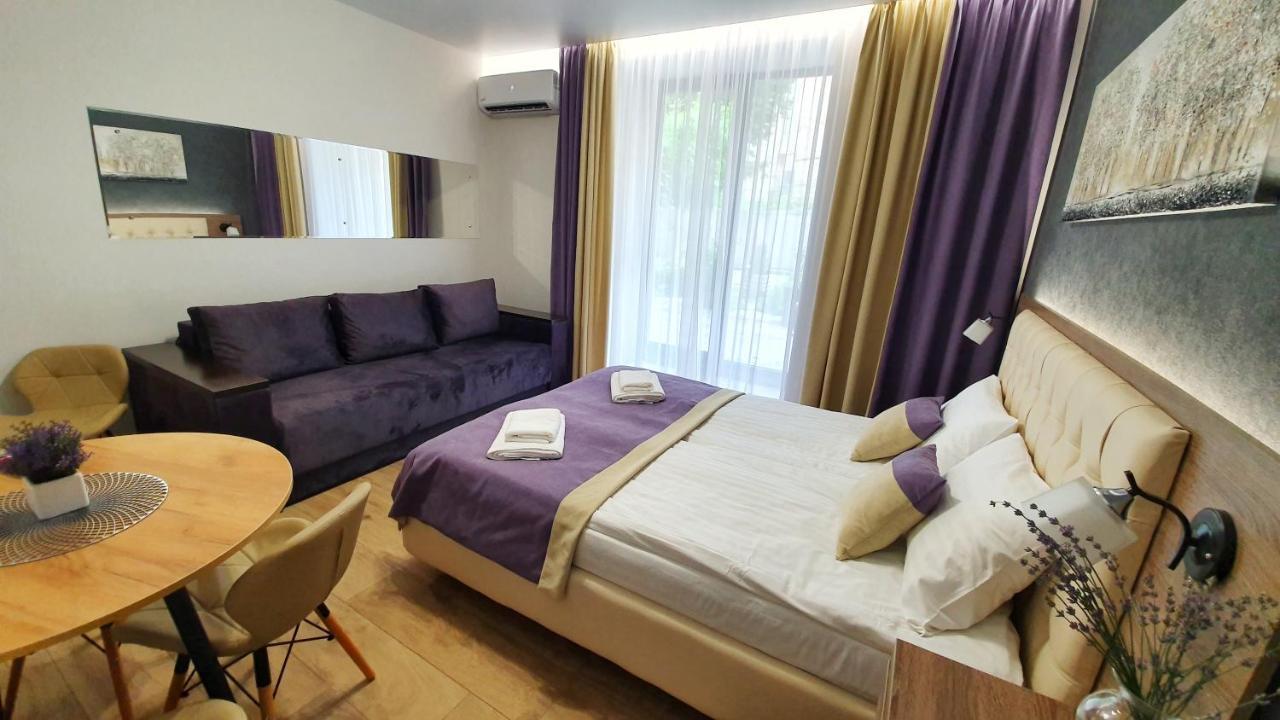 DeMar Apart Violet Lviv Buitenkant foto
