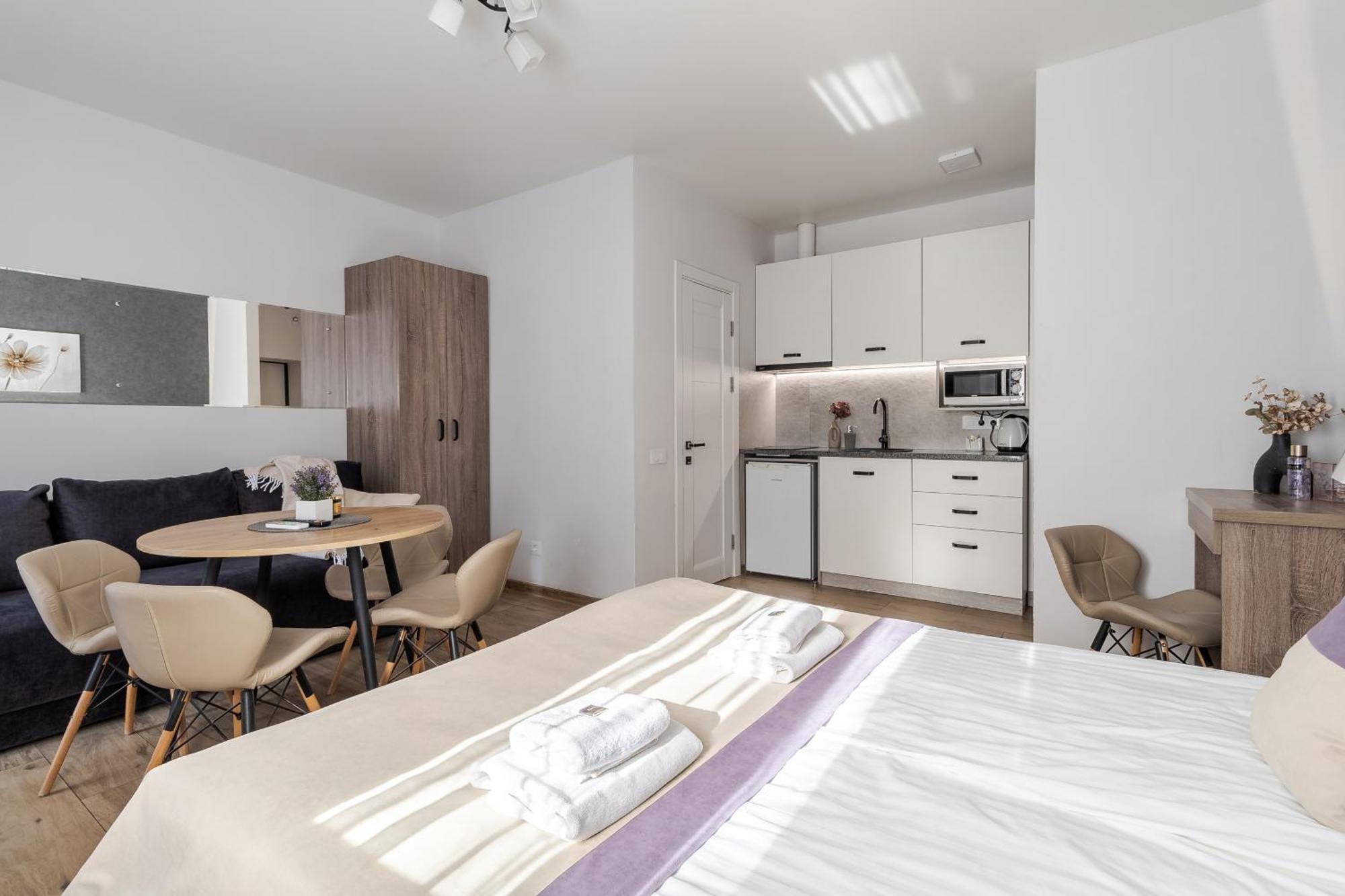 DeMar Apart Violet Lviv Buitenkant foto