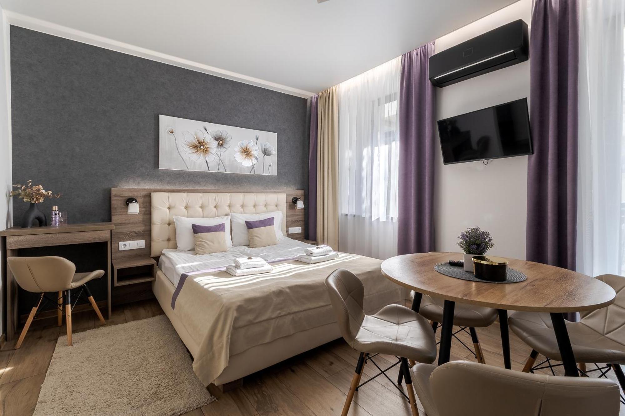 DeMar Apart Violet Lviv Buitenkant foto