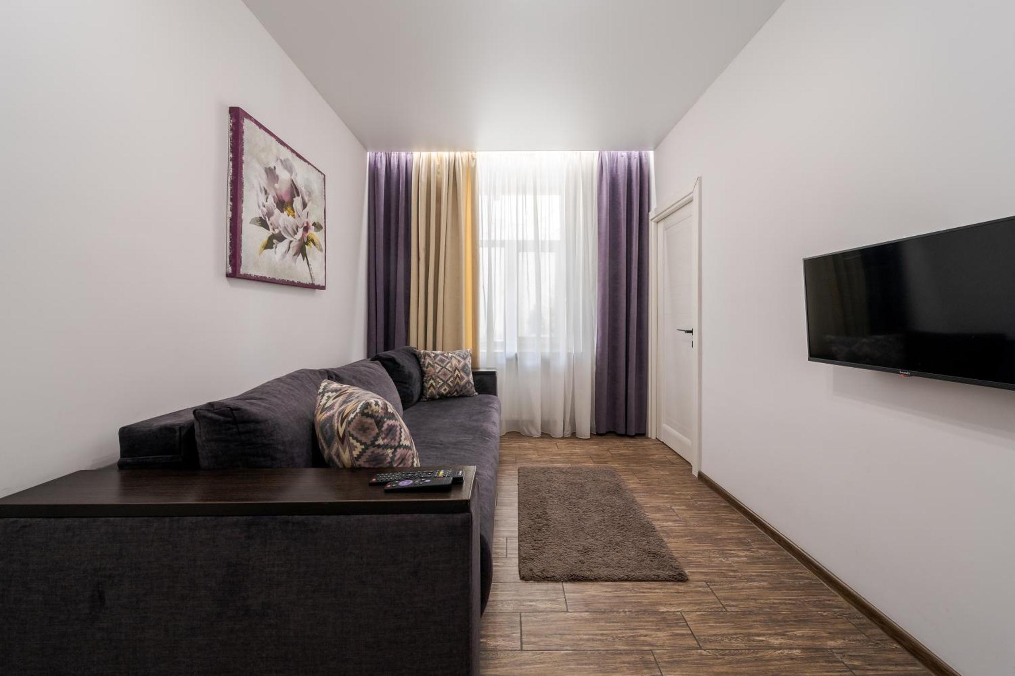 DeMar Apart Violet Lviv Buitenkant foto
