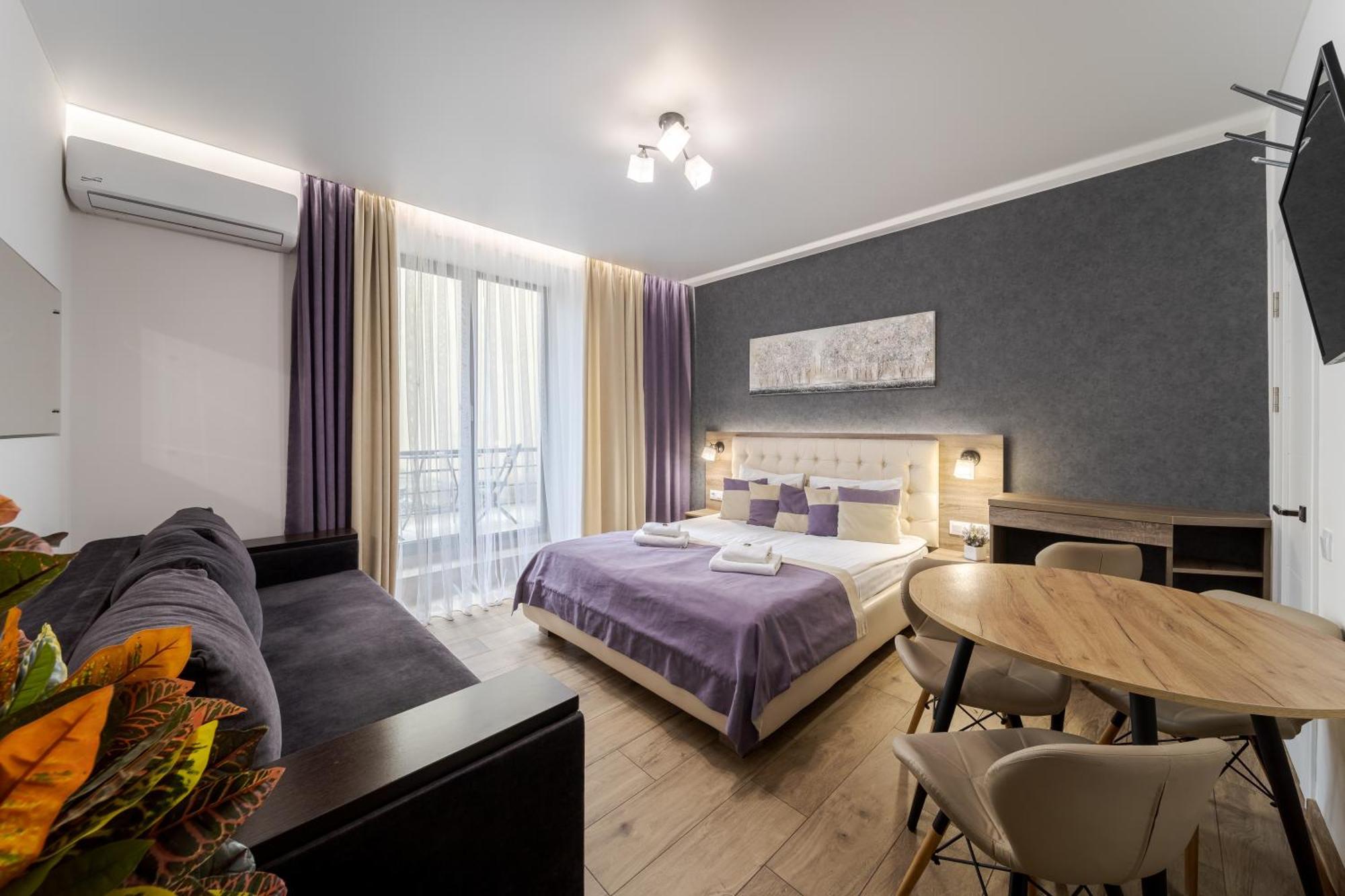 DeMar Apart Violet Lviv Buitenkant foto