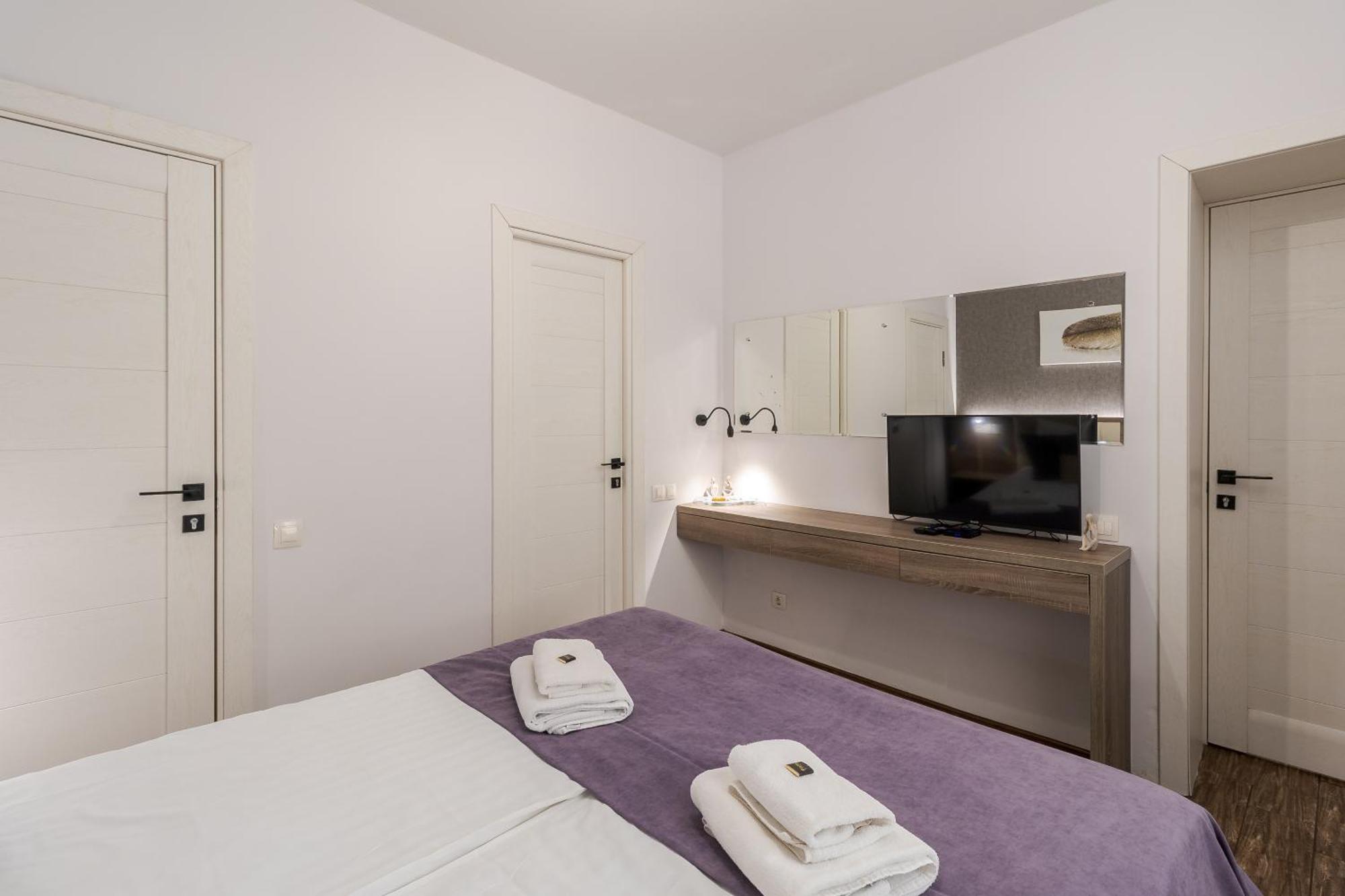 DeMar Apart Violet Lviv Buitenkant foto
